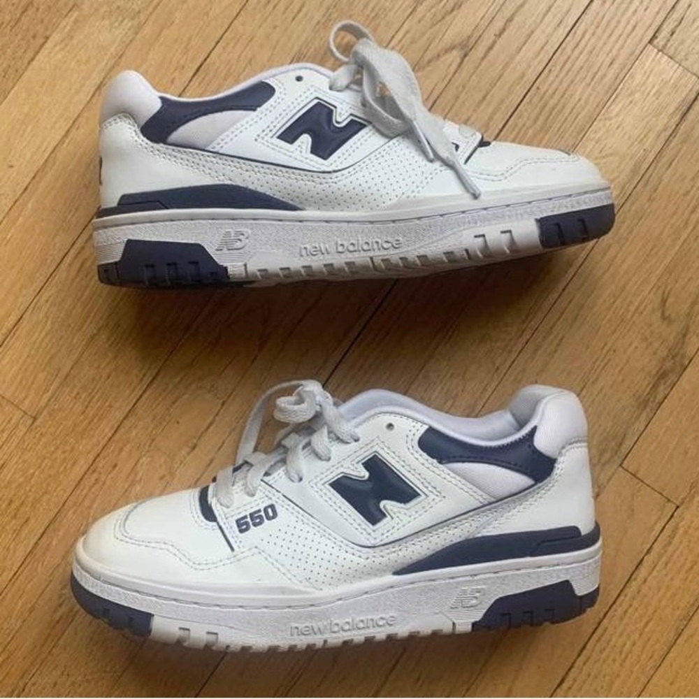 New Balance 550 sneakers in Dark Mercury.